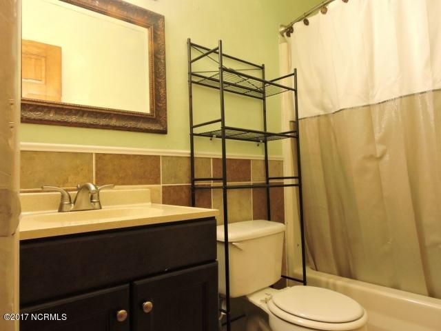 317 Cardinal Road Jacksonville, NC 28546 - Photo 23 of 35 Bathroom