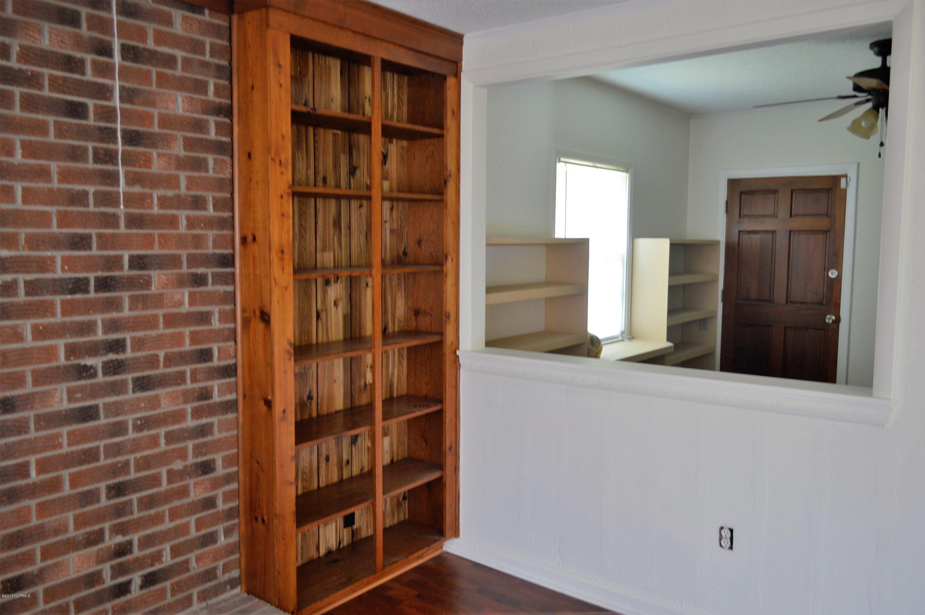 317 Cardinal Road Jacksonville, NC 28546 - Photo 4 of 35 _DSC0207
