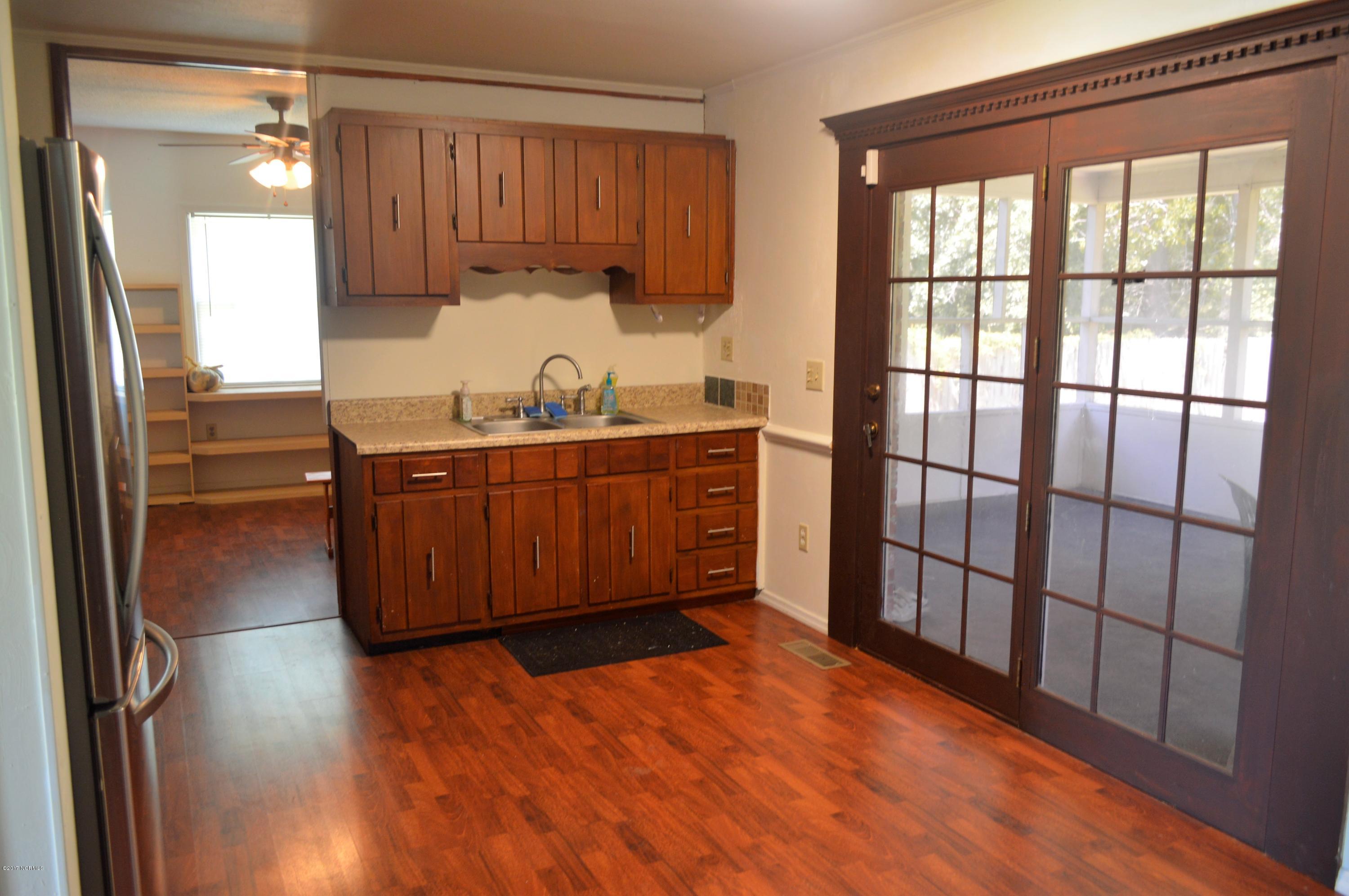 317 Cardinal Road Jacksonville, NC 28546 - Photo 7 of 35 _DSC0210