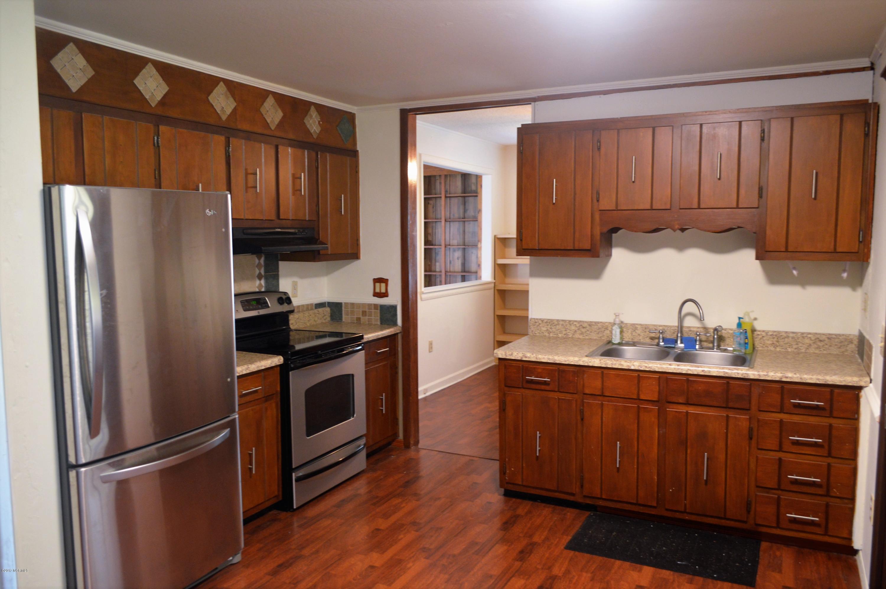 317 Cardinal Road Jacksonville, NC 28546 - Photo 8 of 35 _DSC0211