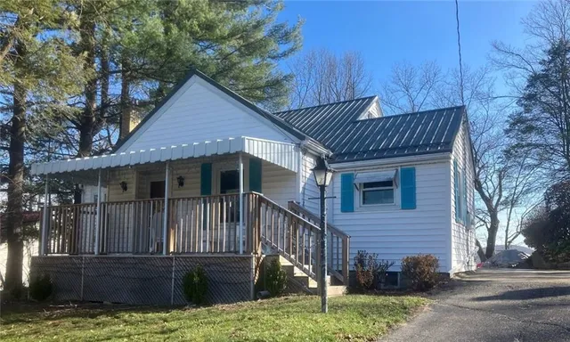 a view of backyard of house