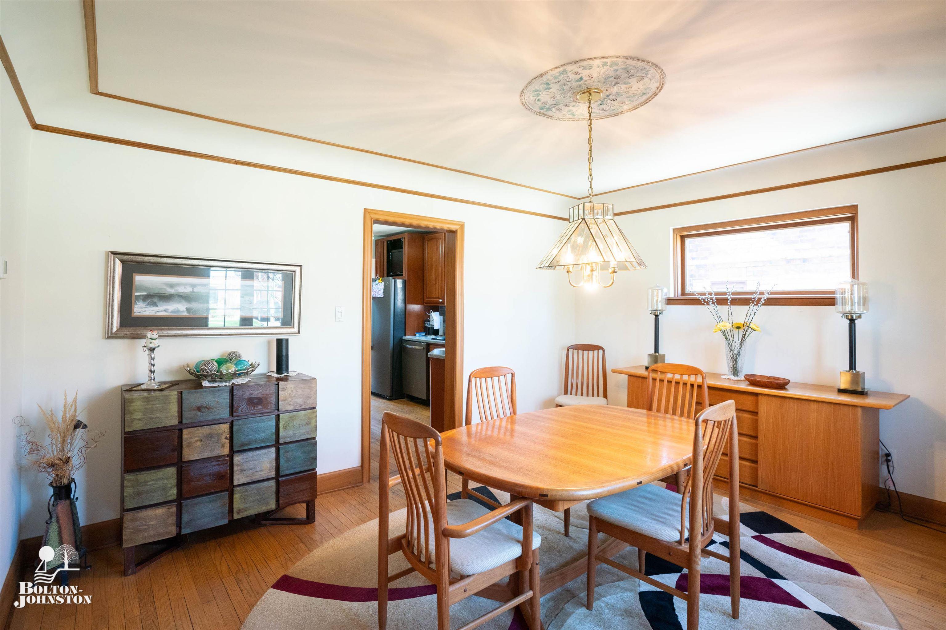 259 McMillan Road Grosse Pointe, MI 48236 - Photo 9 of 39 50105625-8.JPG