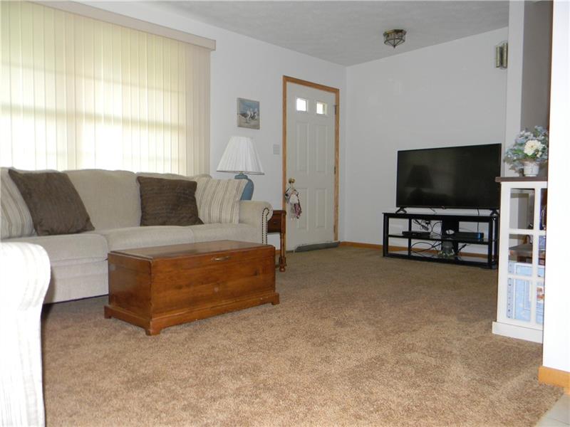 3183 Mercer Road New Castle, PA 16105 - Photo 5 of 25 LIVING ROOM MAIN FLOOR