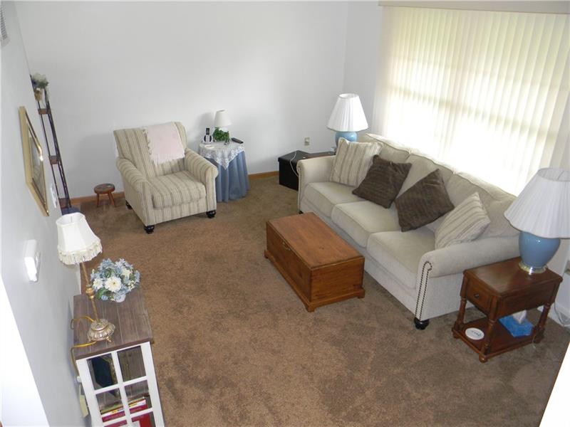 3183 Mercer Road New Castle, PA 16105 - Photo 10 of 25 LIVING ROOM