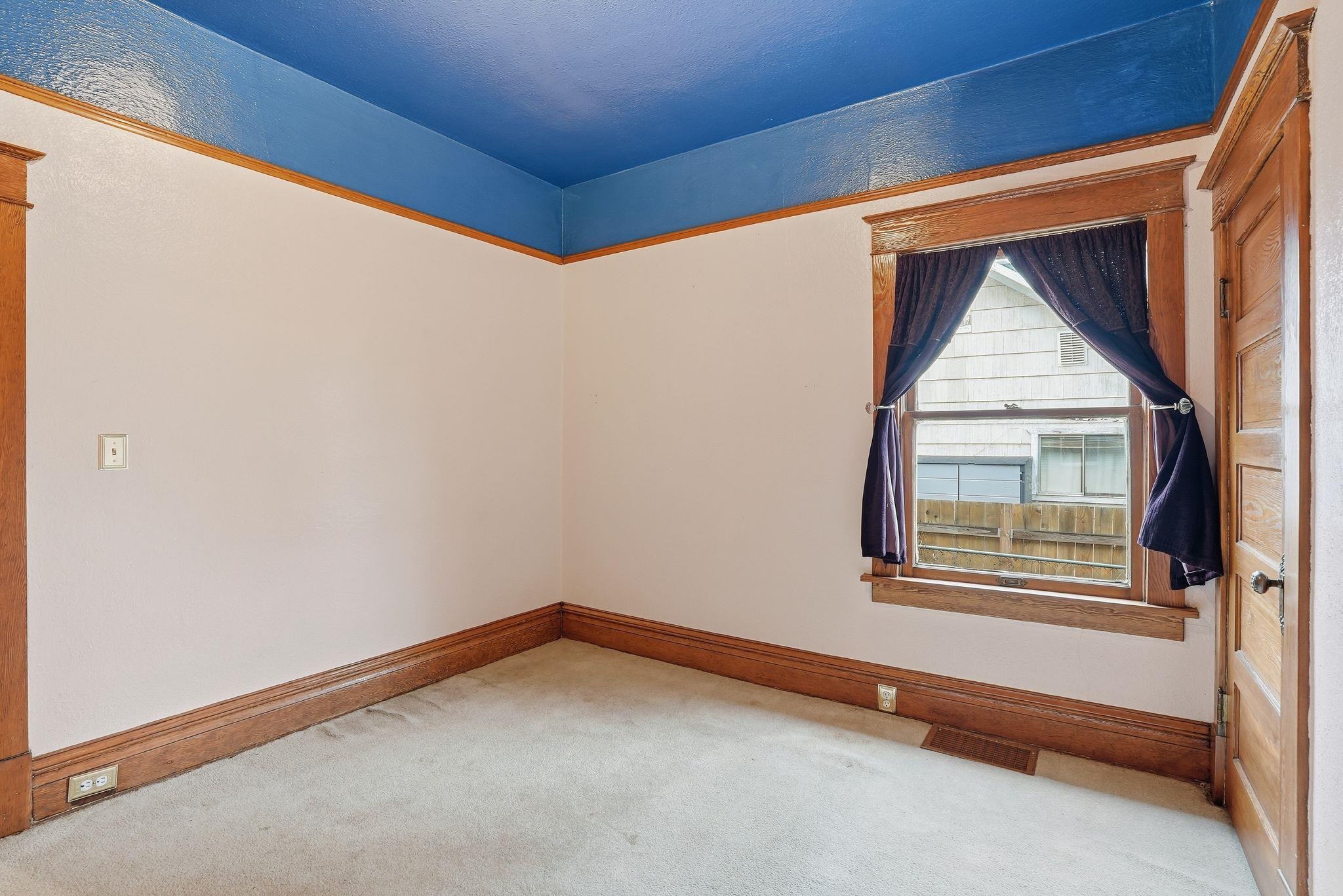 4917 North Post Street Spokane, WA 99205 - Photo 7 of 27