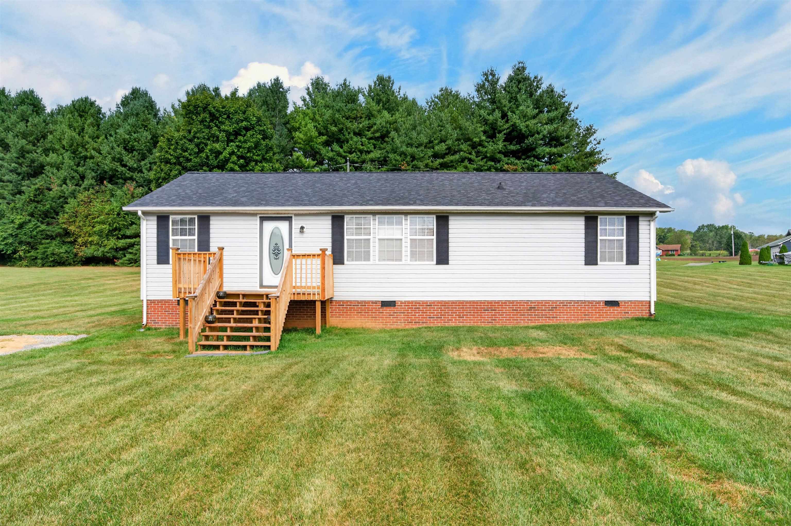 5096 Thornspring Road Pulaski, VA 24301 - Photo 6 of 68 Gallery Image 6