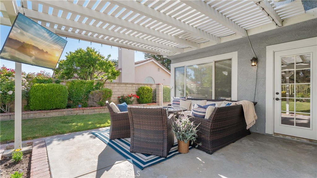 23462 Riversbridge Way Valencia, CA 91354 - Photo 33 of 57
