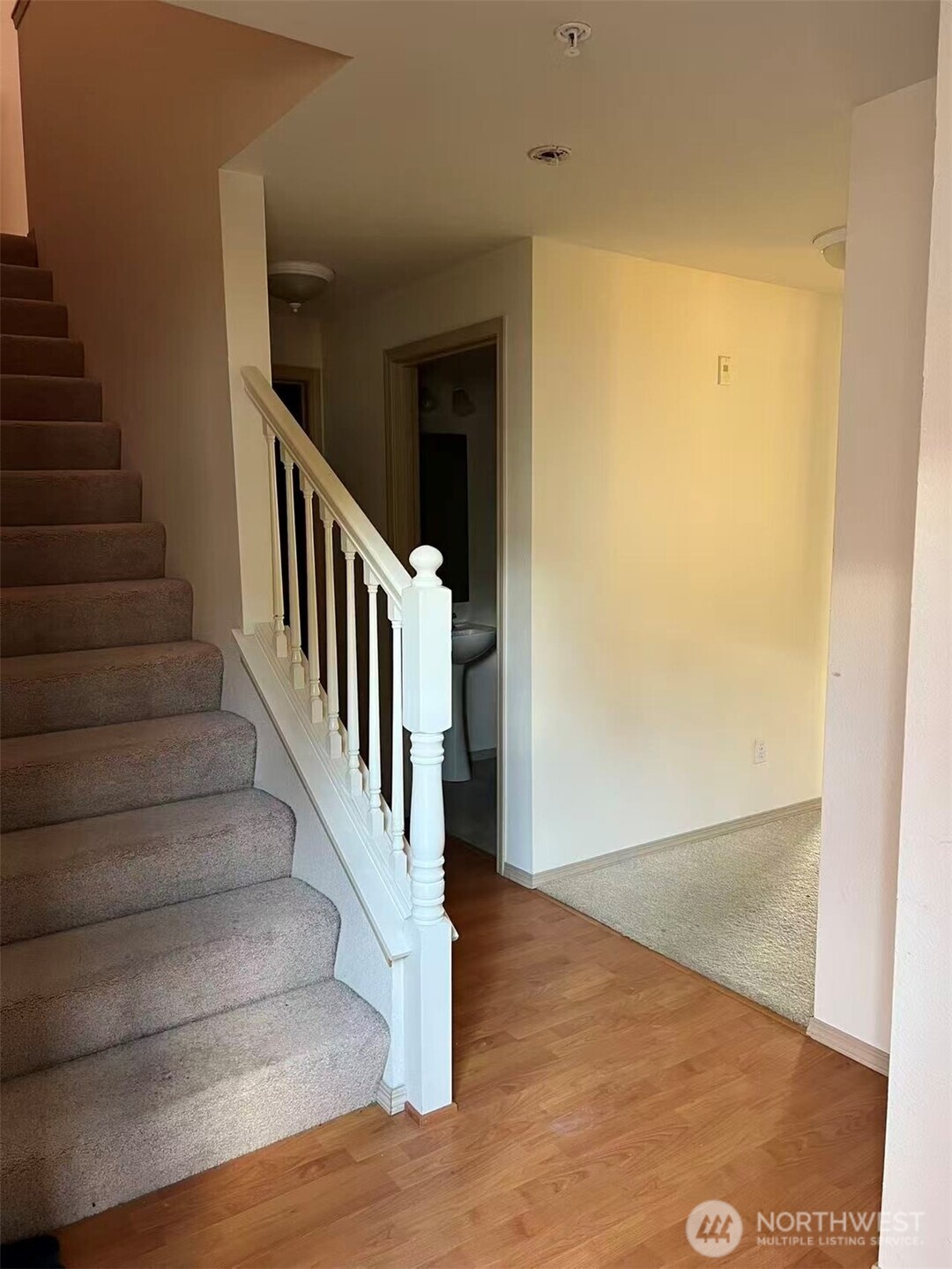 1160 Monroe Avenue Northeast, Unit D2 Renton, WA 98056 - Photo 5 of 16 a view of entryway