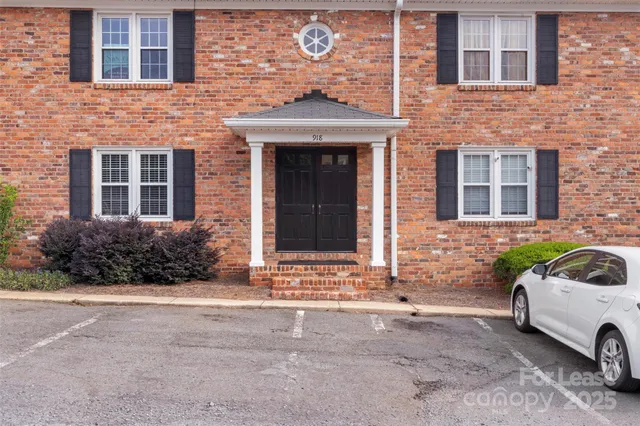 $1,295 | 918 McAlway Road, Unit B, Charlotte, NC 28211