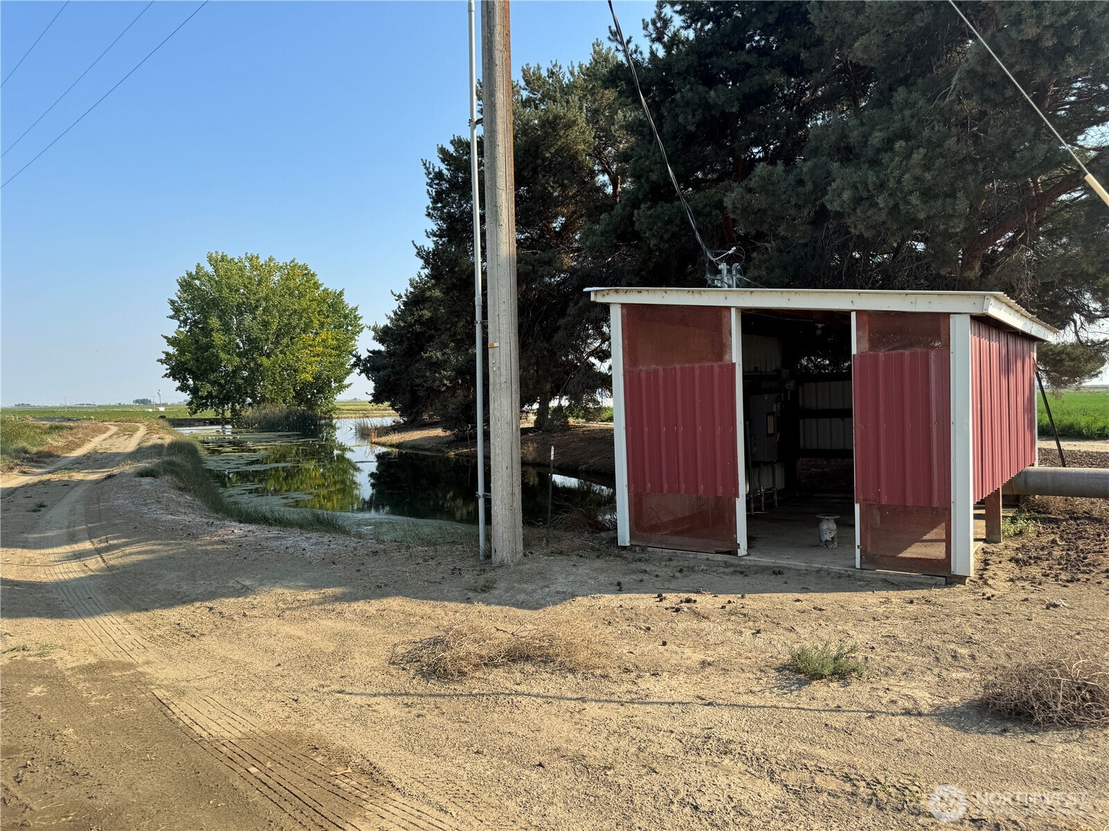 9002 Omer Road Mesa, WA 99343 - Photo 35 of 40 a view of a house with a yard