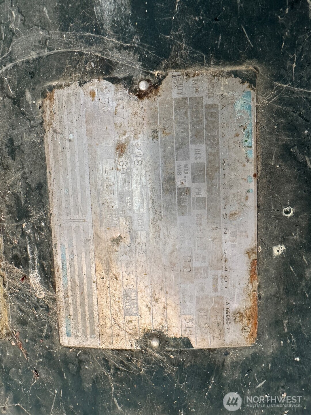 9002 Omer Road Mesa, WA 99343 - Photo 37 of 40 a view of a bathroom with a shower