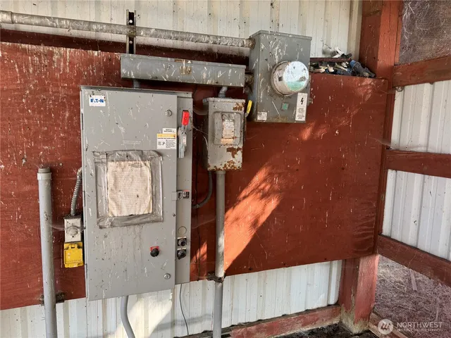 $5,201,250 | 9002 Omer Road, Mesa, WA 99343