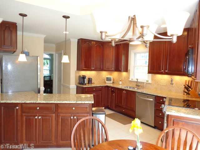 1720 Curraghmore Road Clemmons, NC 27012 - Photo 4 of 16 Kitchen.