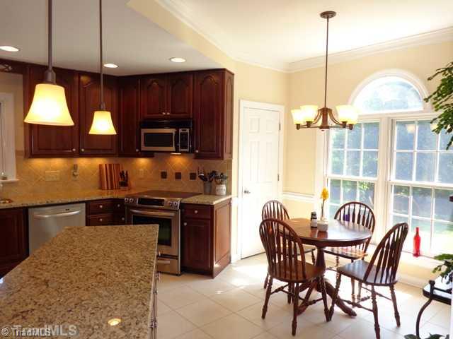 1720 Curraghmore Road Clemmons, NC 27012 - Photo 5 of 16 Breakfast.