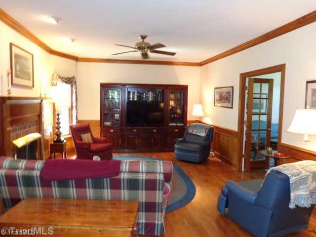 1720 Curraghmore Road Clemmons, NC 27012 - Photo 7 of 16 Den/Family/Great Room.
