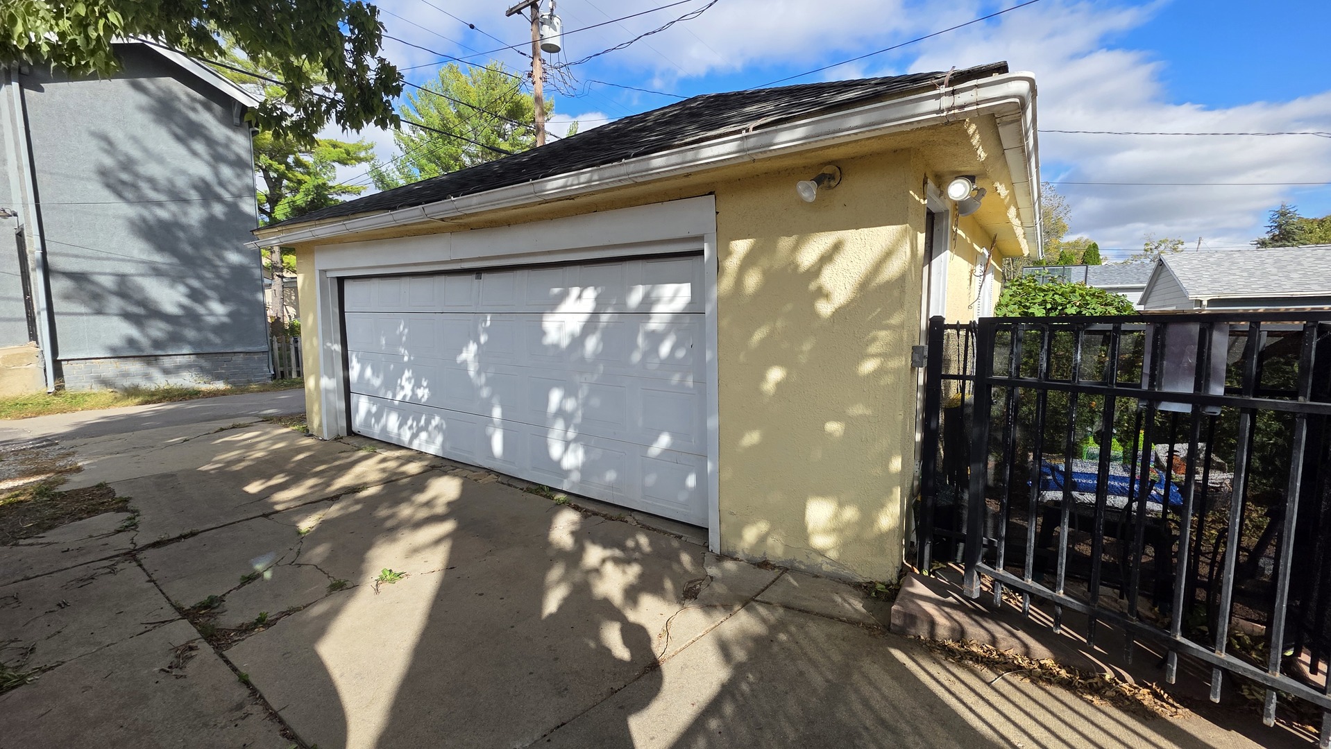 801 7th Street LaSalle, IL 61301 - Photo 7 of 50 a view of backyard of a house