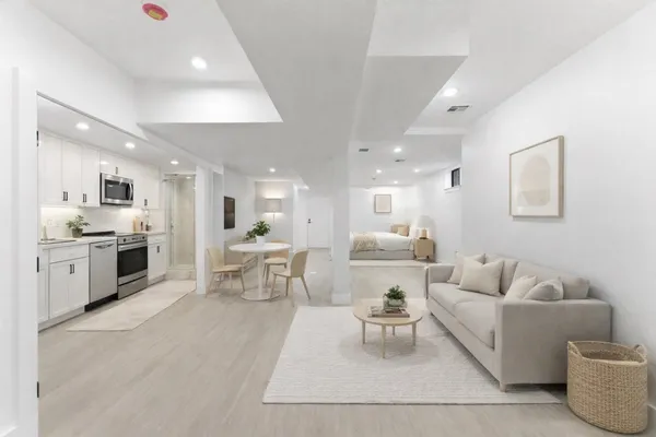 $10,500 | 113 Oak Street, Unit 1, Jersey City, NJ 07304