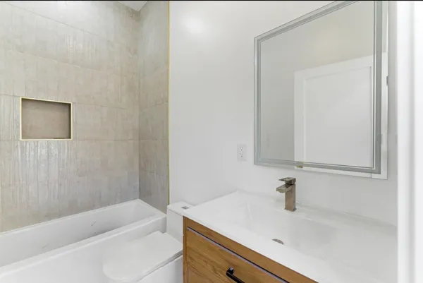 $10,500 | 113 Oak Street, Unit 1, Jersey City, NJ 07304