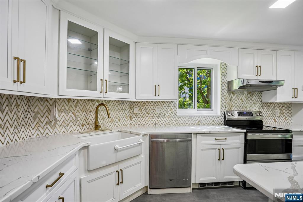 1077 River Road, Unit 211 Edgewater, NJ 07020 - Photo 15 of 25
