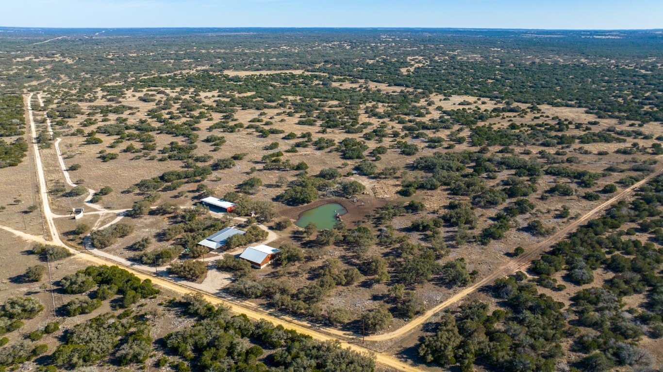 3681 K2 Road Leakey, TX 78873 - Photo 39 of 40
