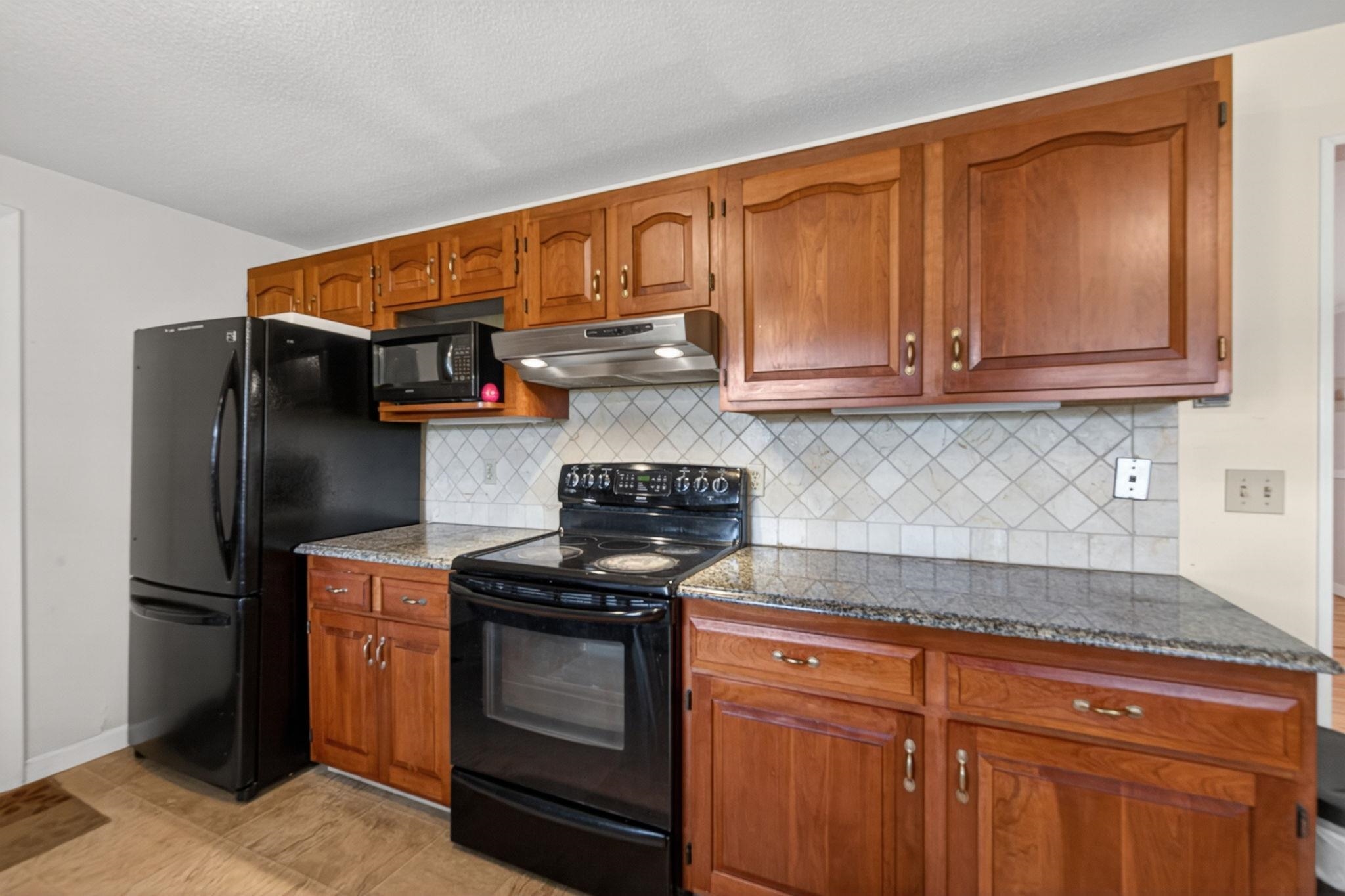 43 Gould Road Lebanon, NH 03784 - Photo 7 of 41 Gallery Image 7