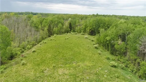 $349,999 | 9141 River Road, Lysander, NY 13135