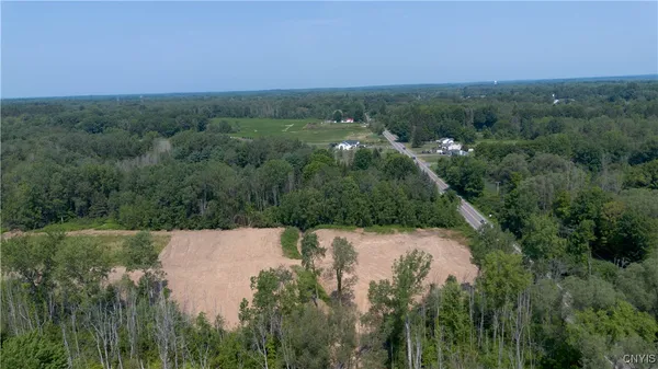 $349,999 | 9141 River Road, Lysander, NY 13135