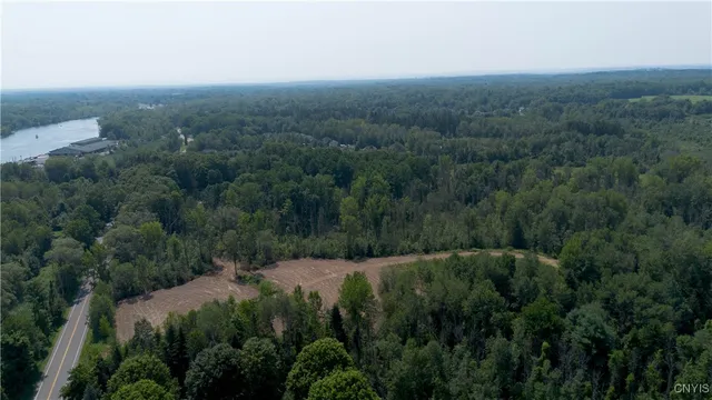 $349,999 | 9141 River Road, Lysander, NY 13135