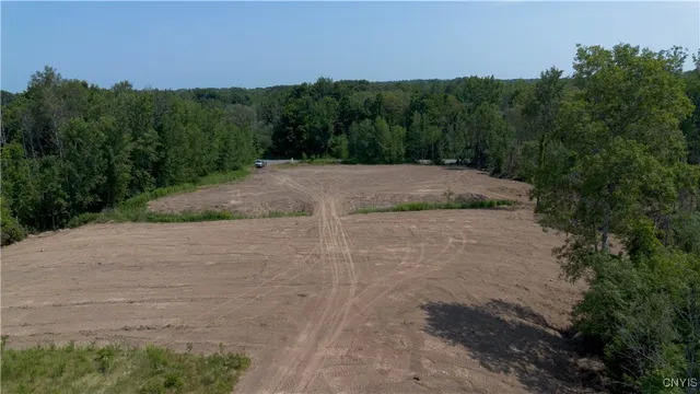 $349,999 | 9141 River Road, Lysander, NY 13135