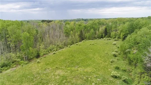 $349,999 | 9141 River Road, Lysander, NY 13135