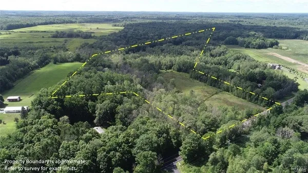 $349,999 | 9141 River Road, Lysander, NY 13135