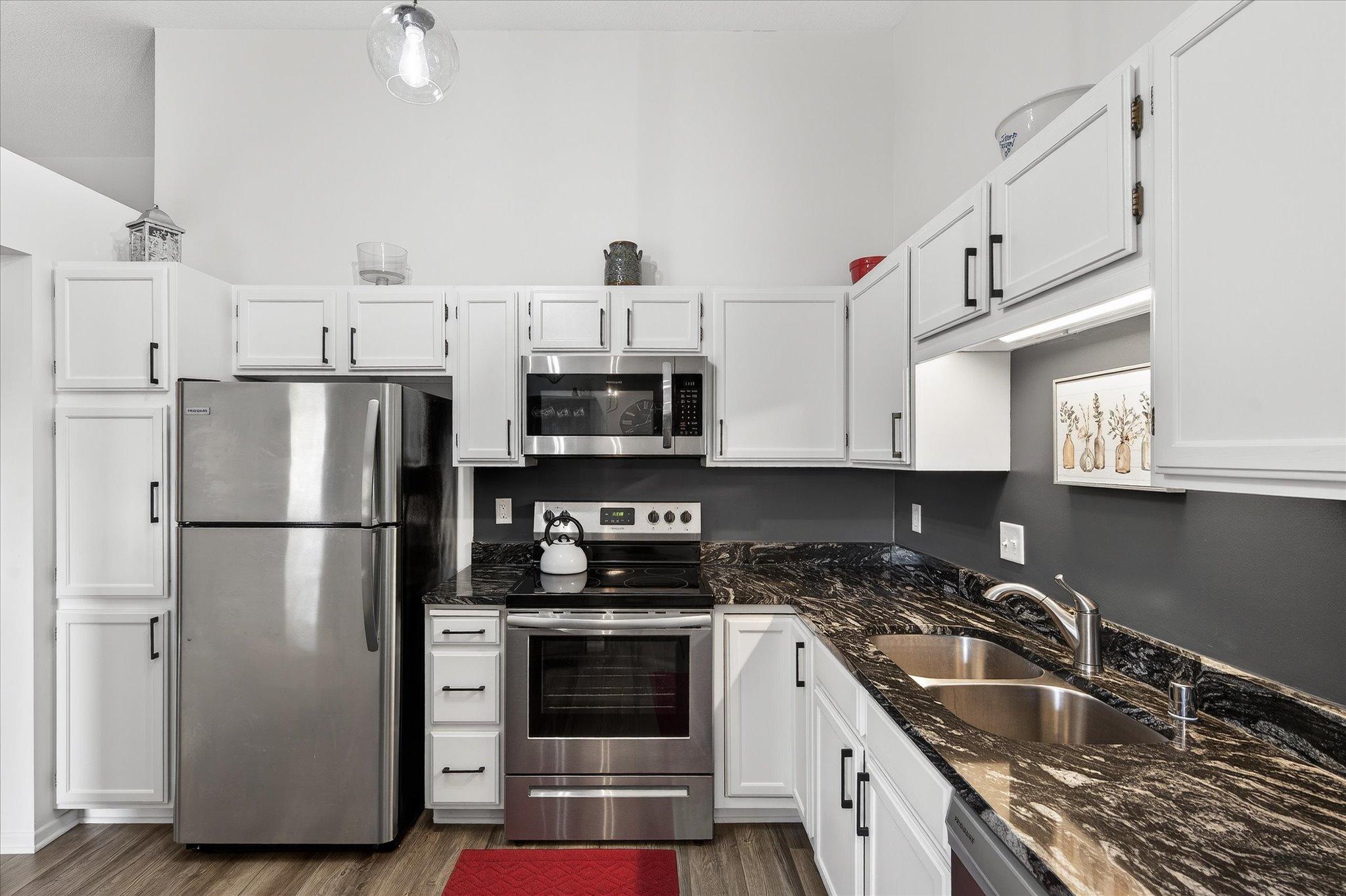 7555 West 110th Street Bloomington, MN 55438 - Photo 7 of 17