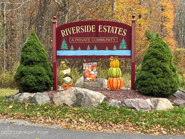 $374,900 | 4129 Firefly Court, Pocono Lake, PA 18347