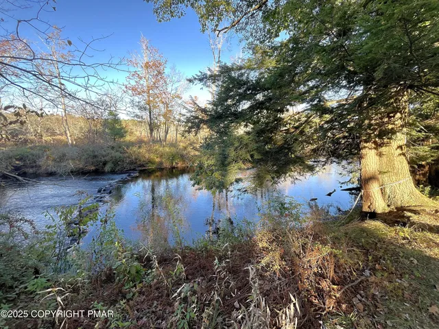 $374,900 | 4129 Firefly Court, Pocono Lake, PA 18347