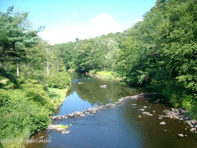 $374,900 | 4129 Firefly Court, Pocono Lake, PA 18347