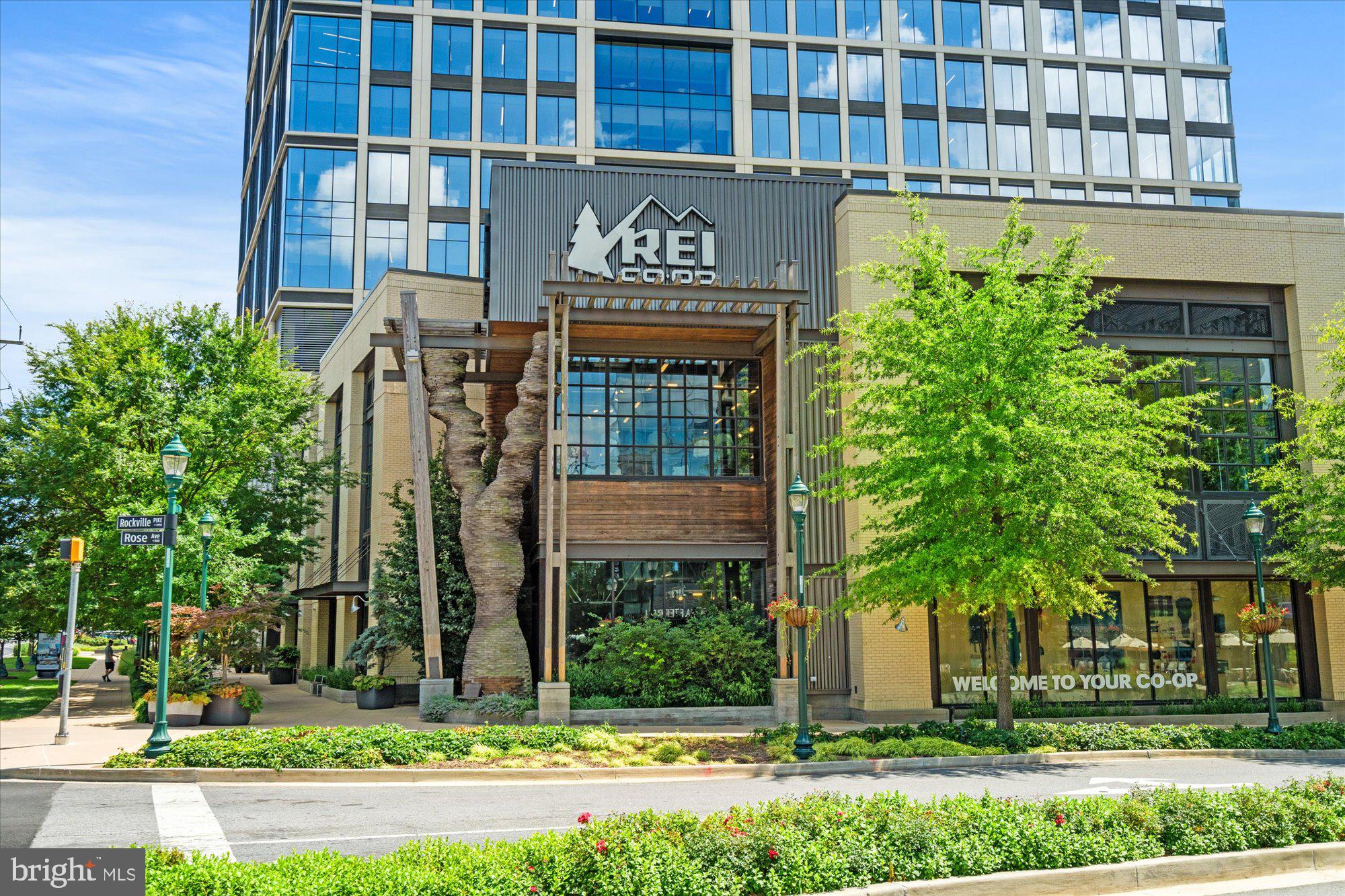 8510 Bells Ridge Terrace Potomac, MD 20854 - Photo 40 of 42 front view of a building