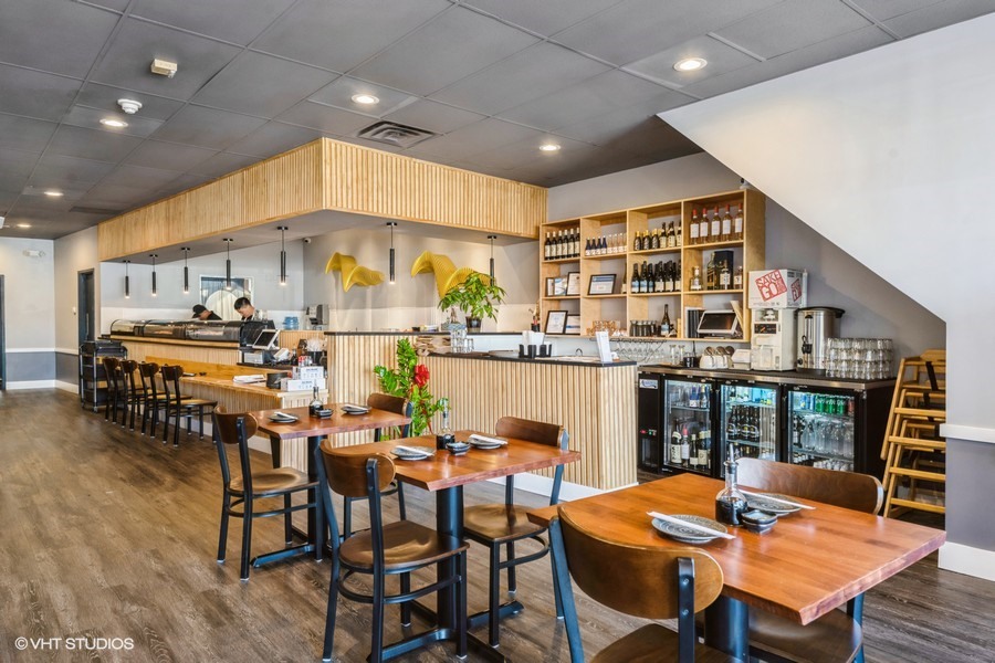 35 South Prospect Avenue Park Ridge, IL 60068 - Photo 8 of 11 a kitchen with a table and chairs in it