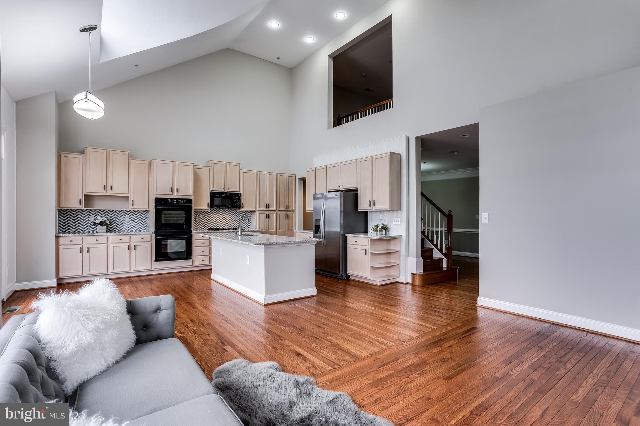 8798 Boulder Ridge Road Laurel, MD 20723 - Photo 16 of 50 Living Room