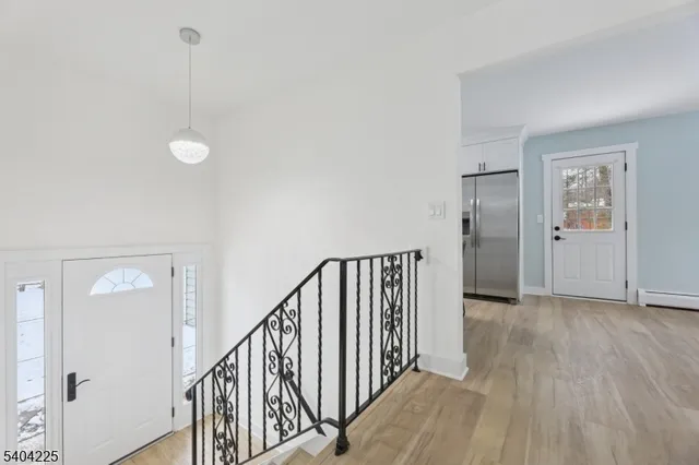 $549,900 | 512 North Lake Shore Drive, Hewitt, NJ 07421