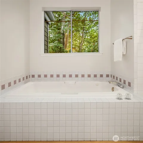 $1,399,999 | 4423 Brygger Drive West, Seattle, WA 98199