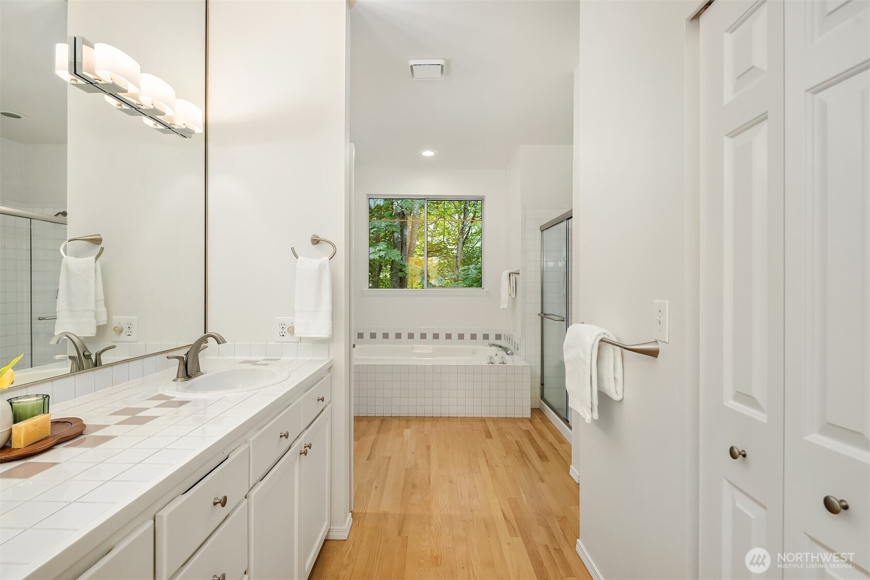 4423 Brygger Drive West Seattle, WA 98199 - Photo 25 of 37