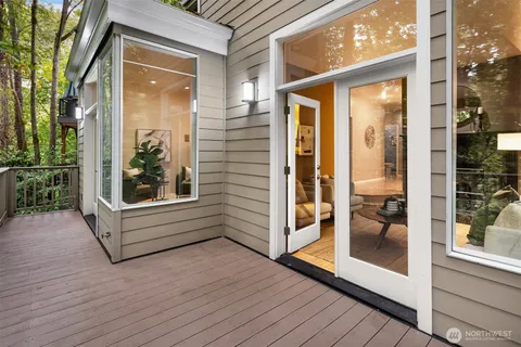 $1,339,900 | 4423 Brygger Drive West, Seattle, WA 98199