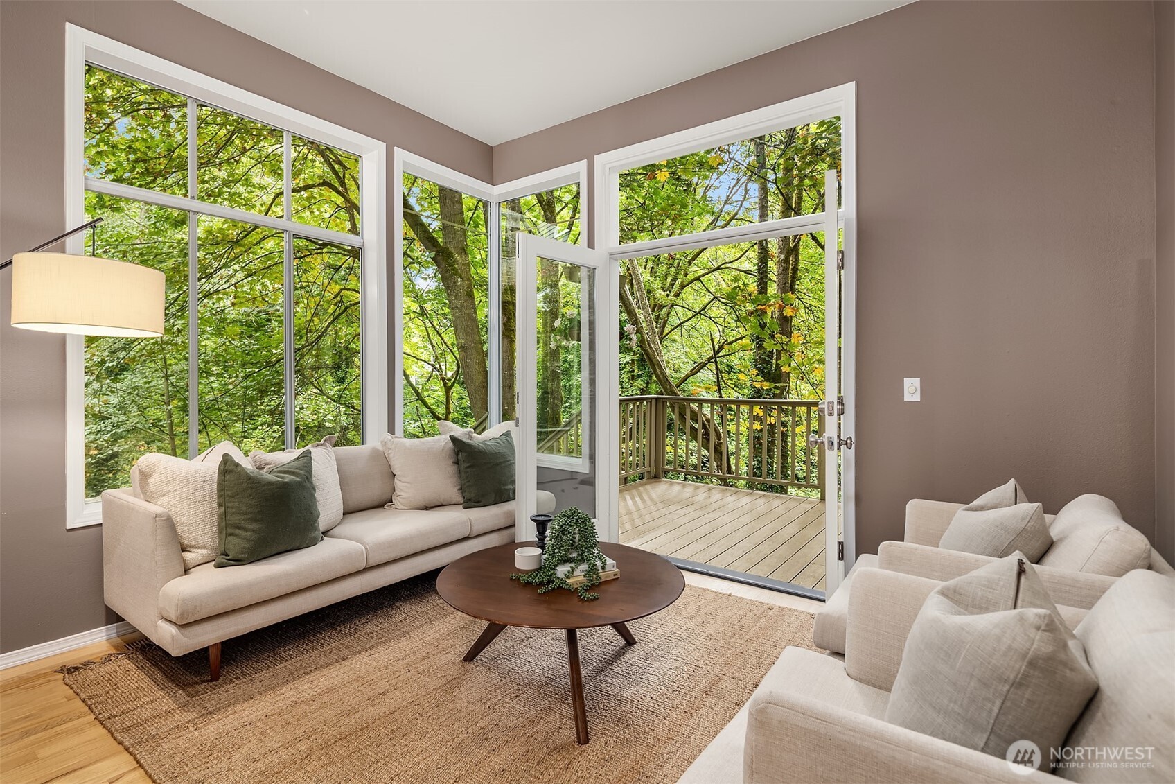 4423 Brygger Drive West Seattle, WA 98199 - Photo 6 of 37