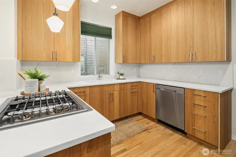 $1,339,900 | 4423 Brygger Drive West, Seattle, WA 98199