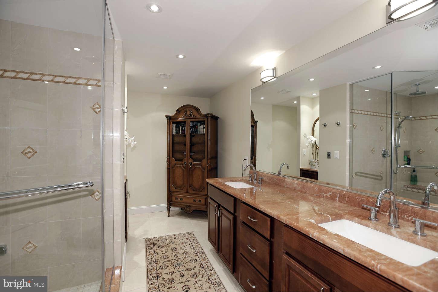 3030 K Street Northwest, Unit PH201 Washington, DC 20007 - Photo 13 of 30 Bath (Master)