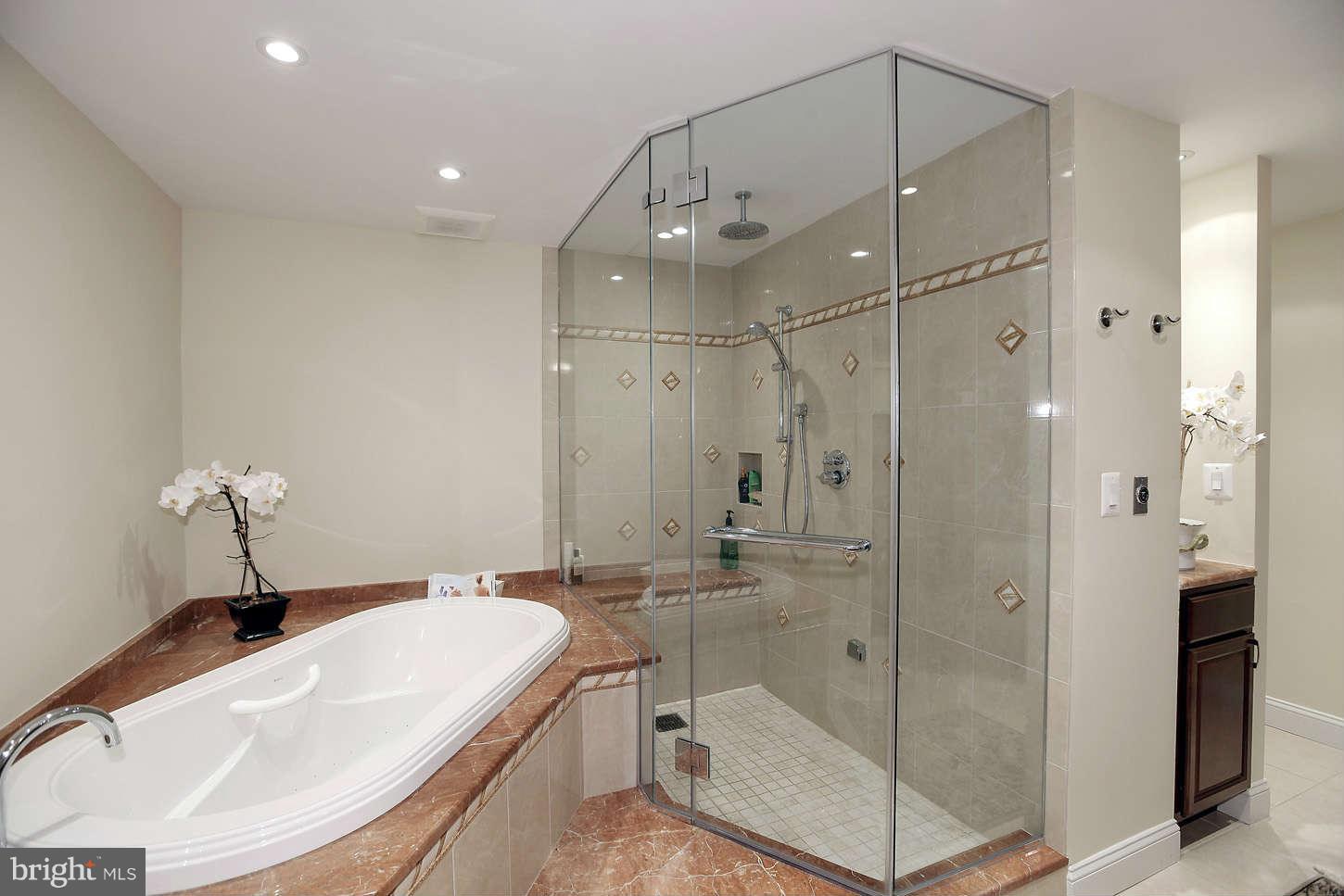 3030 K Street Northwest, Unit PH201 Washington, DC 20007 - Photo 14 of 30 Bath (Master)