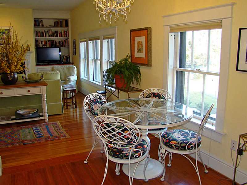 8 Annandale Road, Unit 4 Newport, RI 02840 - Photo 8 of 25 Dining Area.