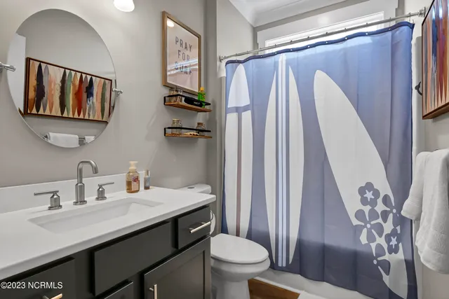 $3,000 | 305 Fayetteville Avenue, Unit 2, Carolina Beach, NC 28428