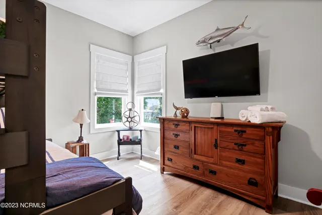 $3,000 | 305 Fayetteville Avenue, Unit 2, Carolina Beach, NC 28428