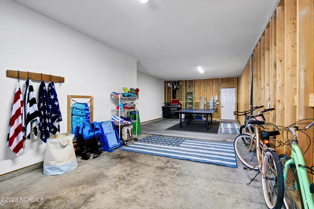 $3,000 | 305 Fayetteville Avenue, Unit 2, Carolina Beach, NC 28428